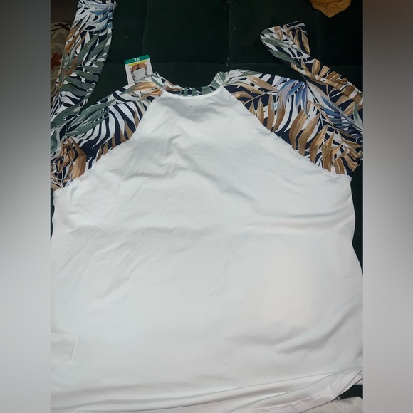 NWT HURLEY UPF 50+ RASH GUARD SIZE XL - Picture 2 of 4